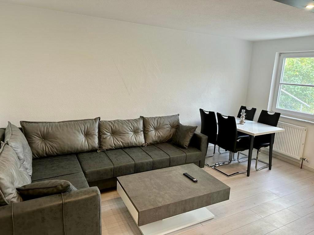 Flexible, Schoene Und Gut Aussehende Feriensuite Reutlingen Extérieur photo