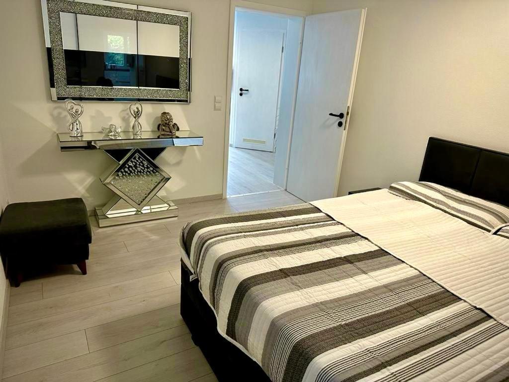 Flexible, Schoene Und Gut Aussehende Feriensuite Reutlingen Extérieur photo