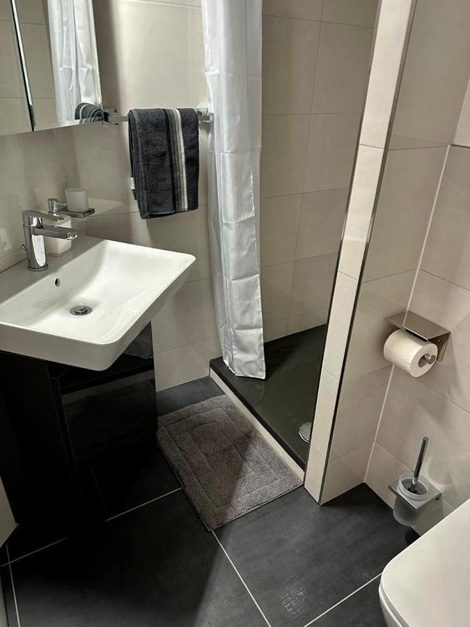 Flexible, Schoene Und Gut Aussehende Feriensuite Reutlingen Extérieur photo
